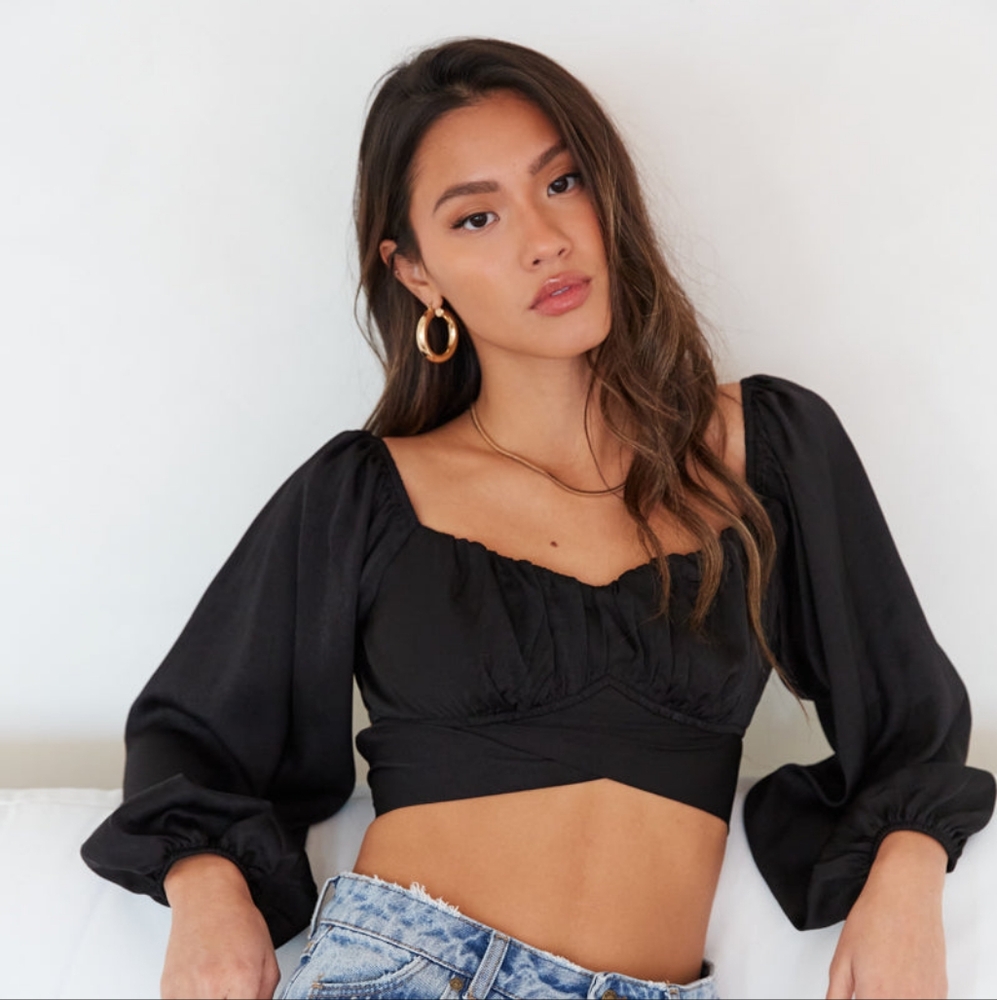Black Long Sleeve Blouse Size Small: S (Shirt, Crop top, Tie-Back, Forever 21)